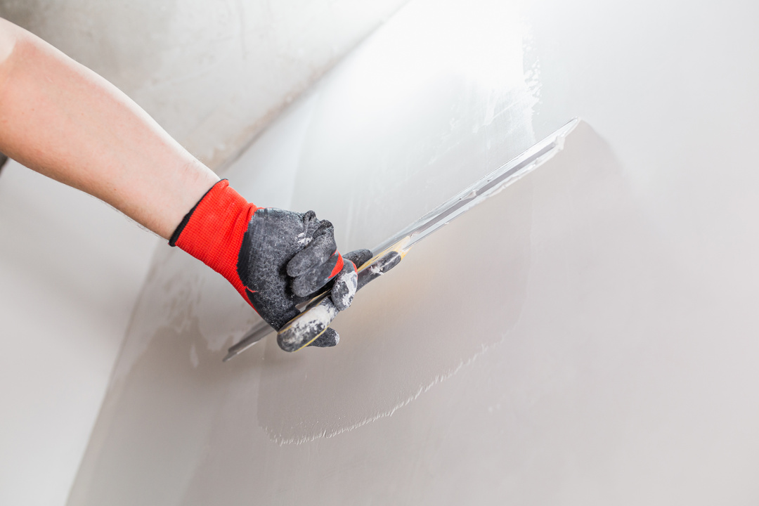 Interior finishing work on leveling walls